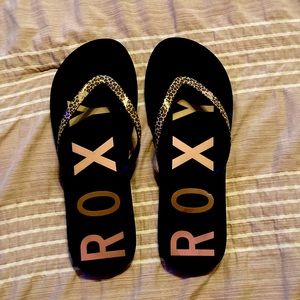 Size 9 Roxy sandals